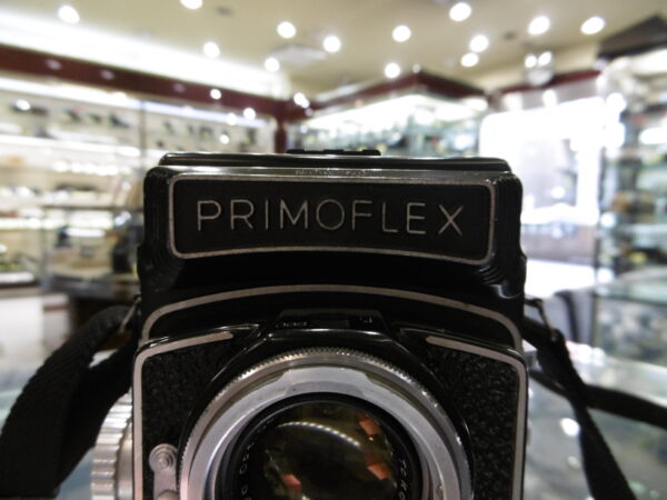 国産二眼レフカメラ「PRIMOFLEX Va」